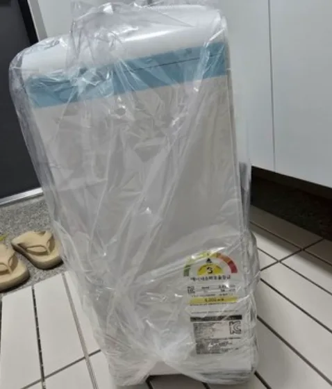 작은 방 습도 보조용으로 배치한 홈플래닛 드라이핏 제습기