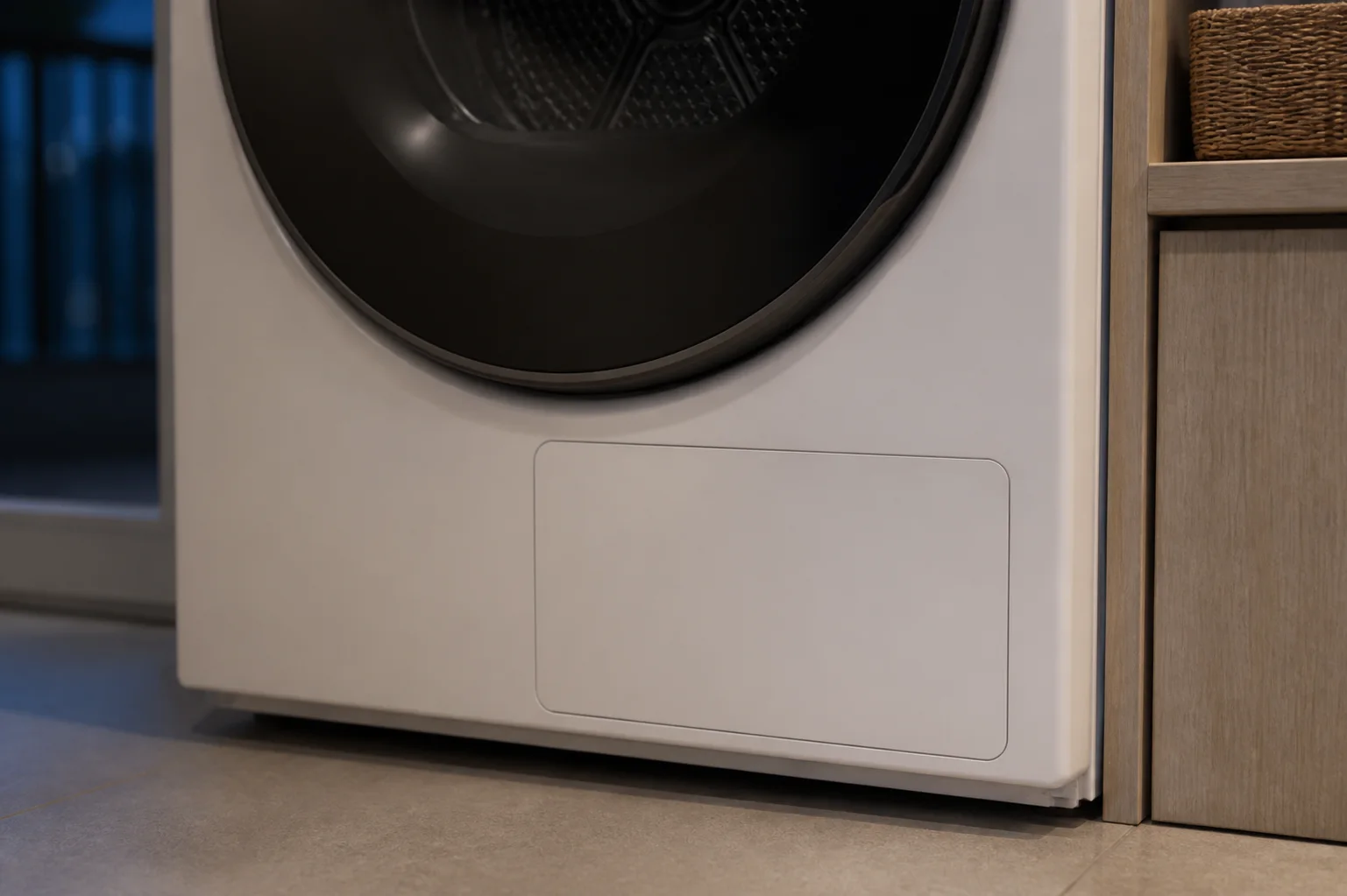 삼성 DV21DG8200BW: 확인 가능한 조작부와 표면 디테일을 가까이 본 모습
